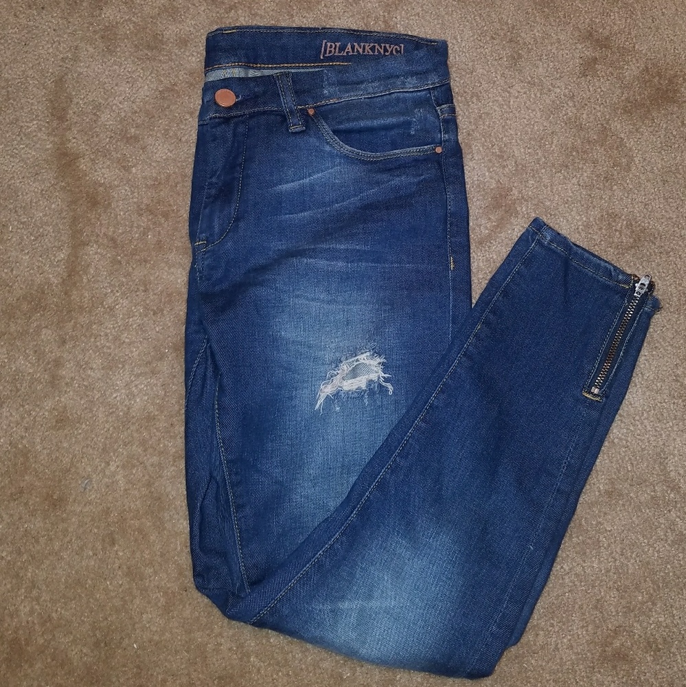 BLANK NYC • cropped ripped jeans